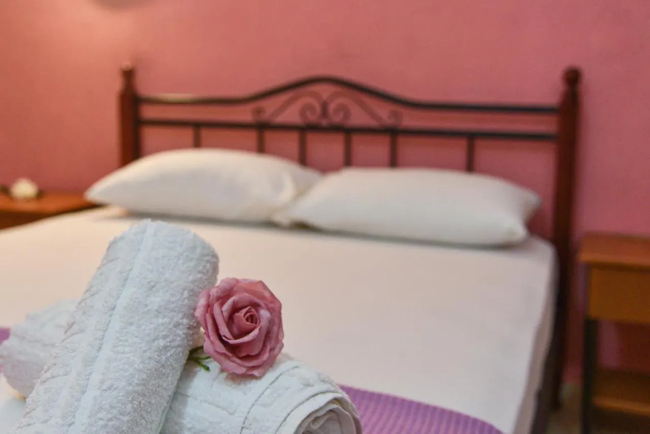 House Toula Elegant Apartment Sarti