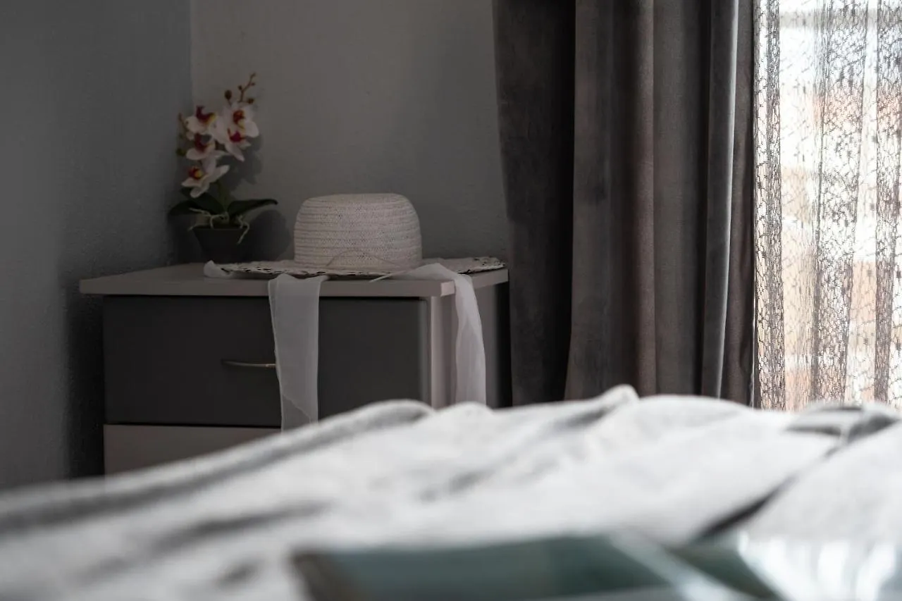 House Toula Elegant Apartment Sarti 0*,